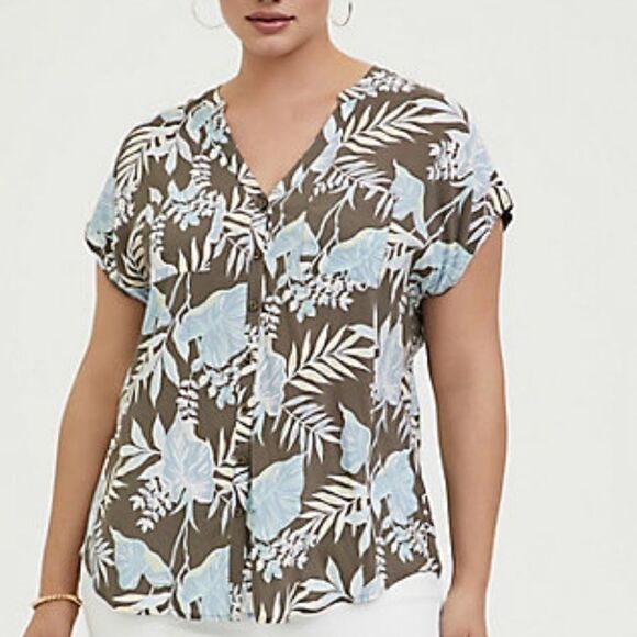 Torrid top   - Picture 1 of 4